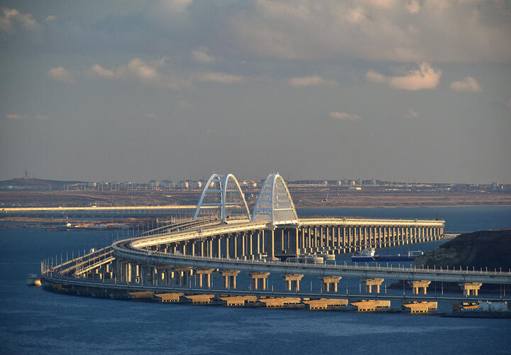 Завтра Крымский мост закроют для автомобилей