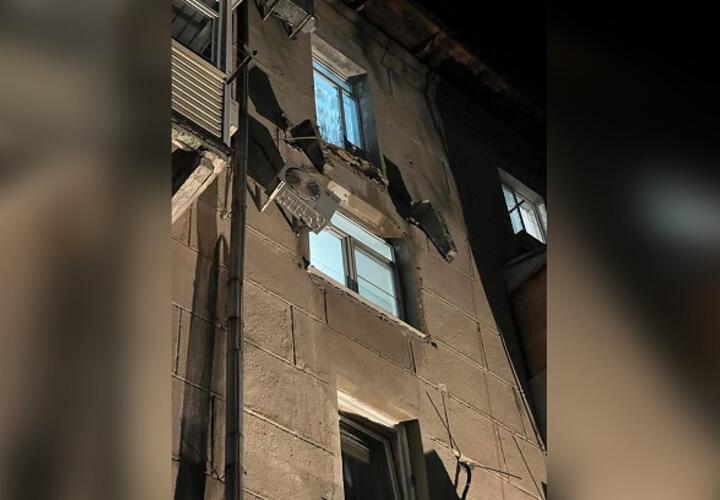 Жителям пятиэтажки в Сочи, где накануне погибли люди, запретили выходить на балконы  