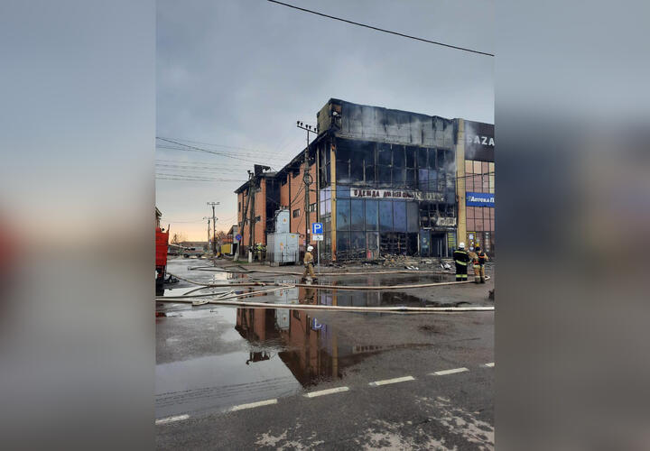 Установлена предварительная причина пожара в торговом центре на Кубани