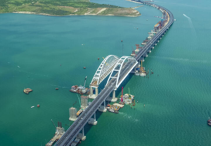 Автомобильную часть Крымского моста снова перекроют на 12 часов