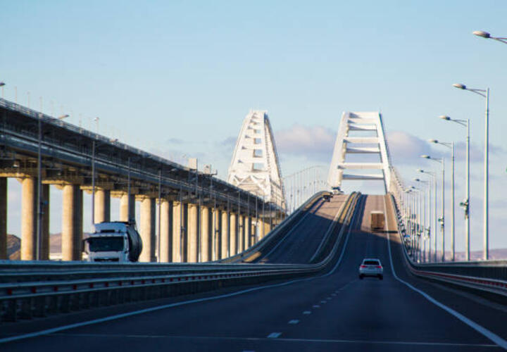 Крымский мост перекроют 20 января 