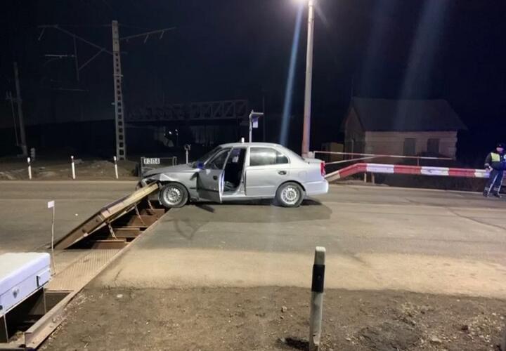 На Кубани пьяный водитель, уходя от погони, врезался в подъемник