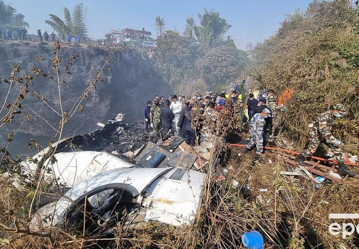 Опознаны тела всех россиян, погибших при крушении самолета в Непале