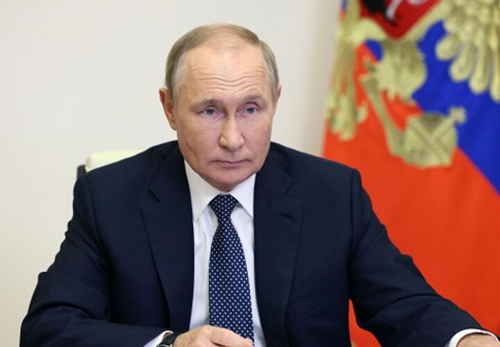 Путин поручил ввести режим прекращения огня на время сочельника и Рождества