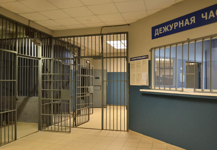 Рецидивист попытался свести счеты с жизнью в отделе полиции Кореновска