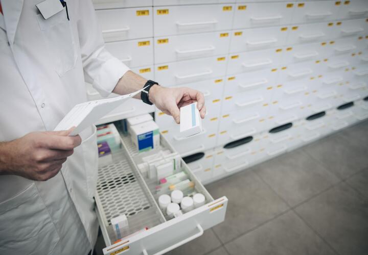 Россиян предупредили о сбоях в поставках лекарств в аптеки