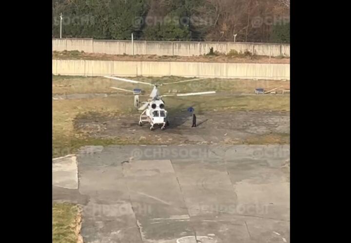 В горах Сочи вертолет МЧС России прибыл на место ЧП с воздушным шаром