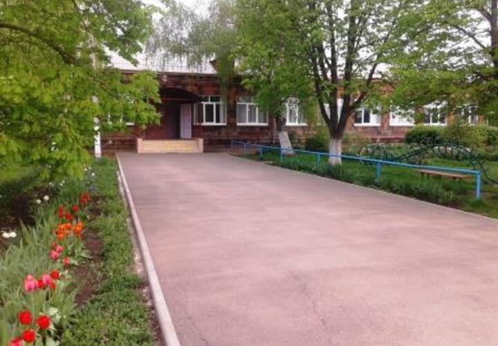В Краснодаре среднюю школу в хуторе Копанском закрывать пока не будут