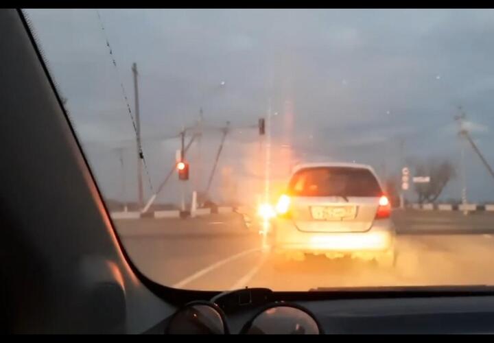 Жителям Крымска угрожают «веселые» светофоры