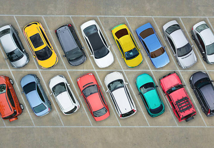 Названы самые популярные цвета автомобилей в Краснодарском крае
