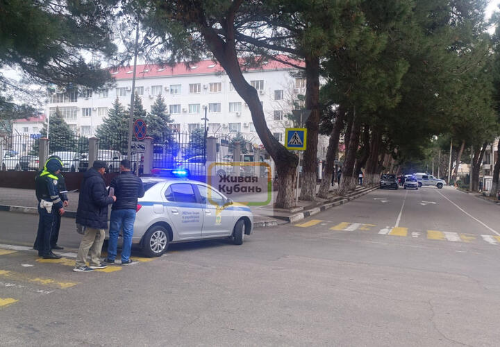 Соцсети: в Геленджике оцепили здание отдела полиции