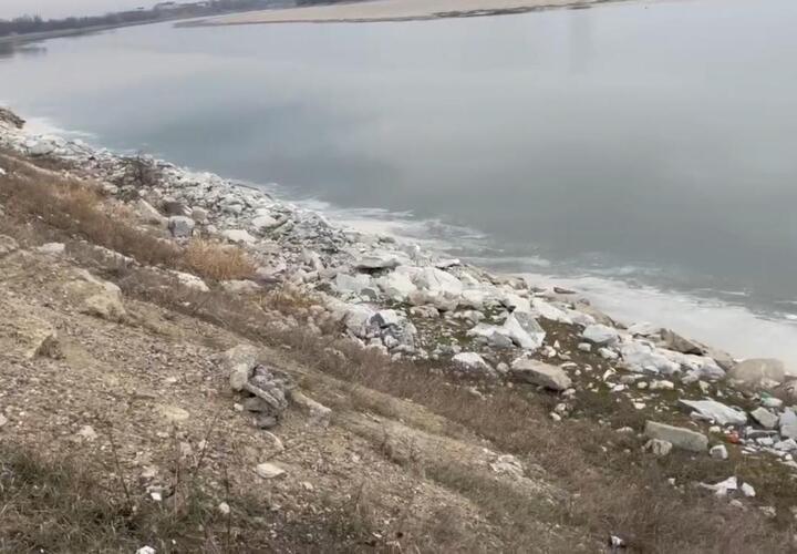 Эко-ужас: в Краснодаре загадили реку Кубань и ее берег