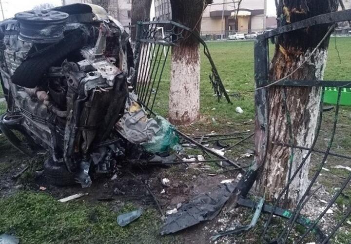 На Кубани четыре человека едва не сгорели в автомобиле
