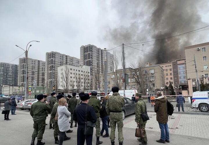 Один человек погиб при пожаре в погрануправлении ФСБ в Ростове
