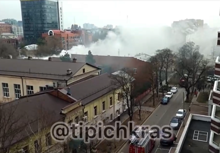 В центре Краснодара из-за пожара эвакуировали 17 человек
