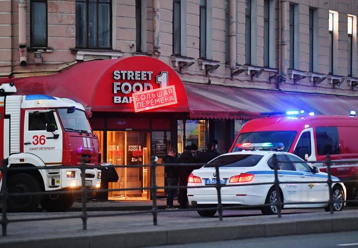 Число пострадавших при взрыве в кафе Петербурга возросло до 32 человек
