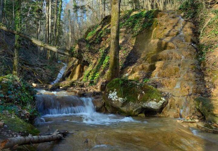 Каверзинские водопады считаются одним из самых живописных мест Горячего Ключа
