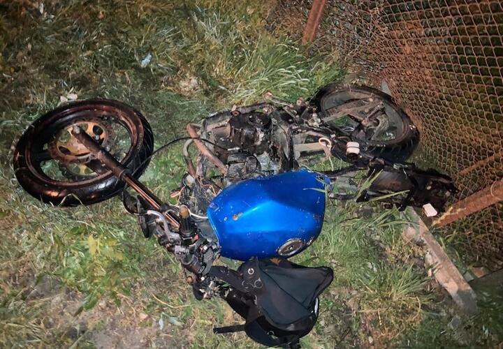 На Кубани 18-летний мотоциклист погиб сам и покалечил друга