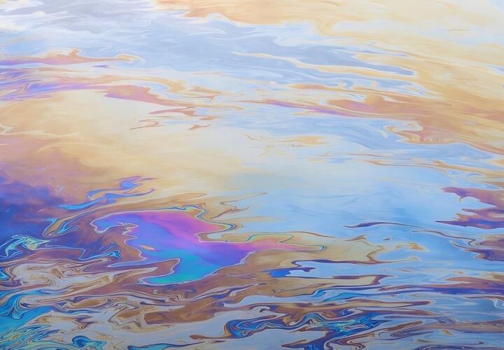 В акватории Новороссийска обнаружено очередное нефтяное пятно