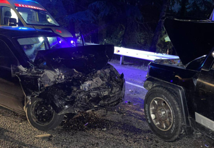 В аварии на трассе в Сочи пострадали женщина и двое ее детей 