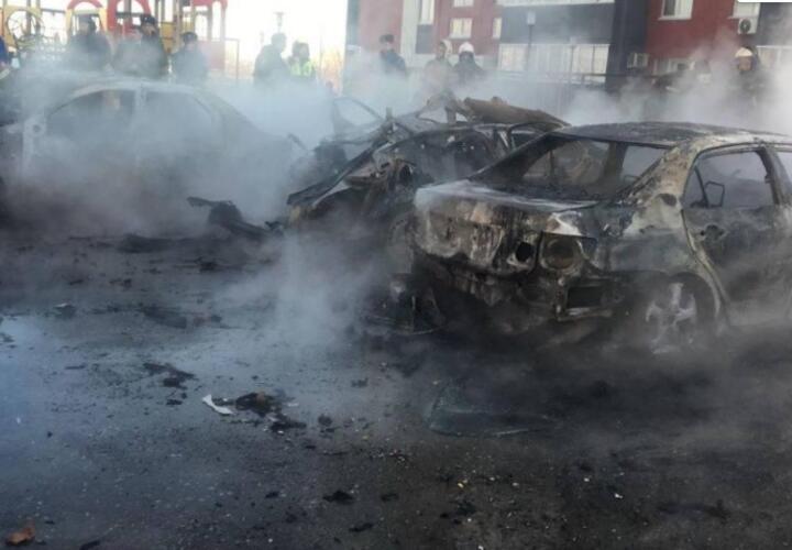В Геленджике полицейские нашли поджигателя, из-за которого сгорели 4 автомобиля