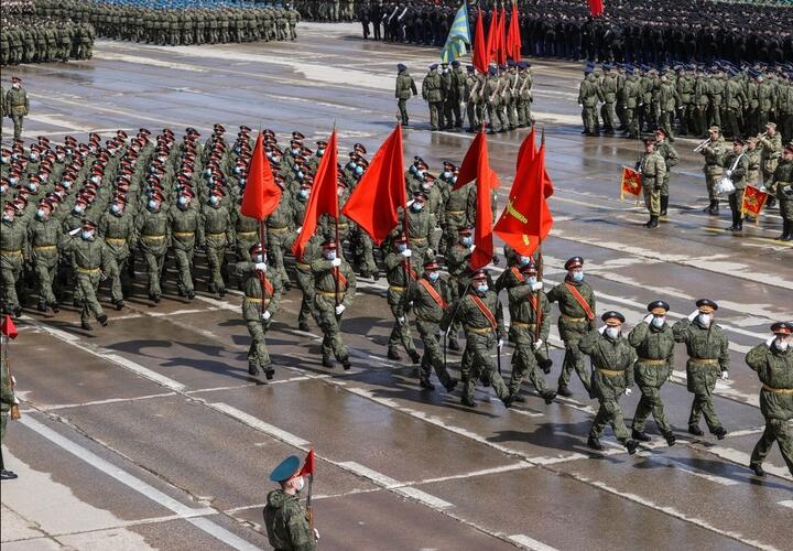 В Курске и Белгороде отменили военный парад на День Победы
