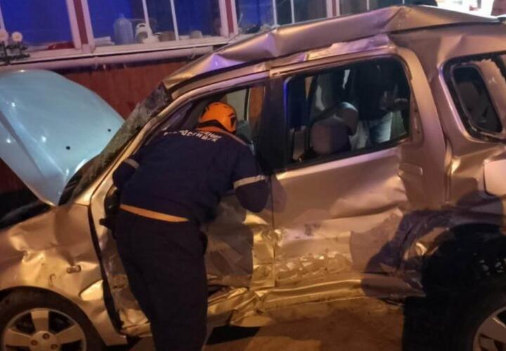 Автоледи получила тяжелые травмы в аварии с грузовиком под Новороссийском