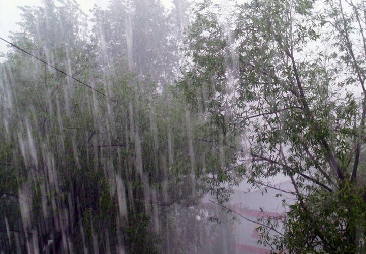 На Кубани до 1 мая продлили штормовое предупреждение по ливням граду и ураганному ветру