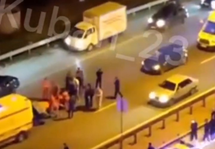 В Краснодаре водитель «БМВ» сбил сразу двух пешеходов