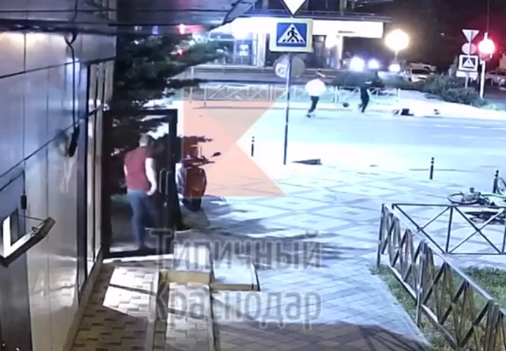 В Краснодаре водитель иномарки сбил пешехода и скрылся