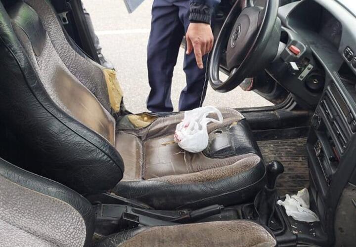 Житель Кубани перевозил наркотики под сиденьем автомобиля