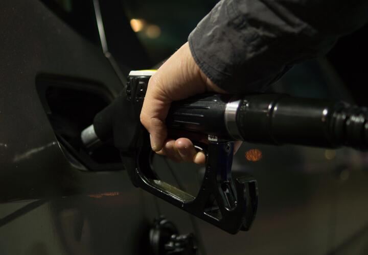 Цены на бензин резко взлетели по всей России