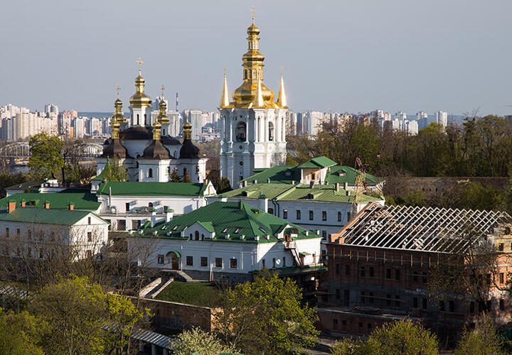 Грабеж: Гейропа вывозит православные реликвии из Киево-Печерской лавры