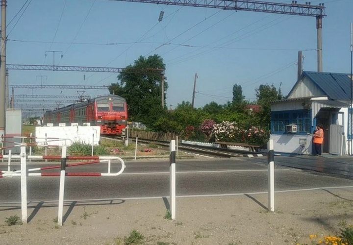 Под Краснодаром 19 июня закроют ж/д переезд