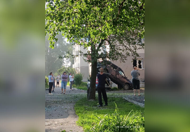 Ранены люди, повреждены дома и машины: украинские боевики обстреляли Белгородскую область