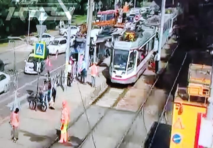 Трамваи встали в центре Краснодара из-за возгорания вагона