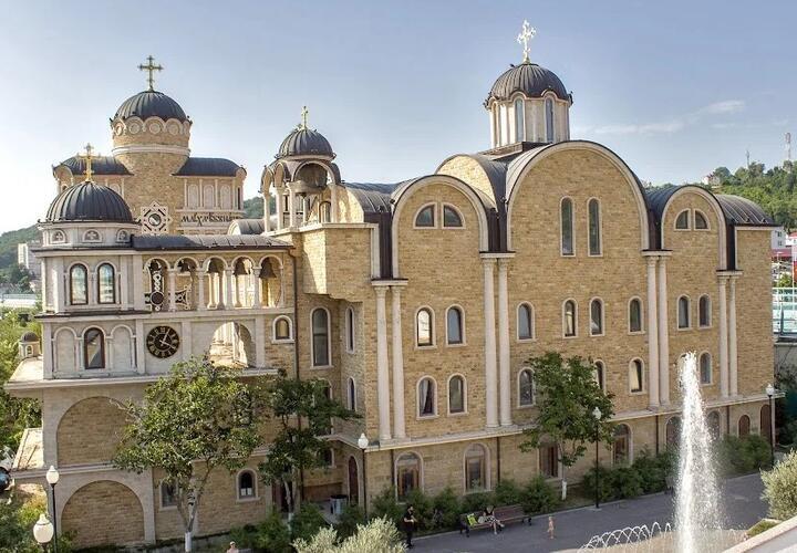 Борьба за православный приют в Сириусе продолжается