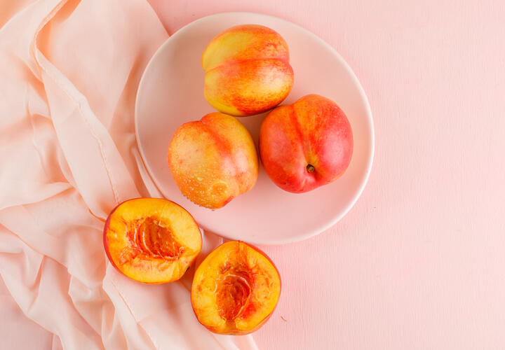 Эксперты рассказали, как выбрать самые сочные персики