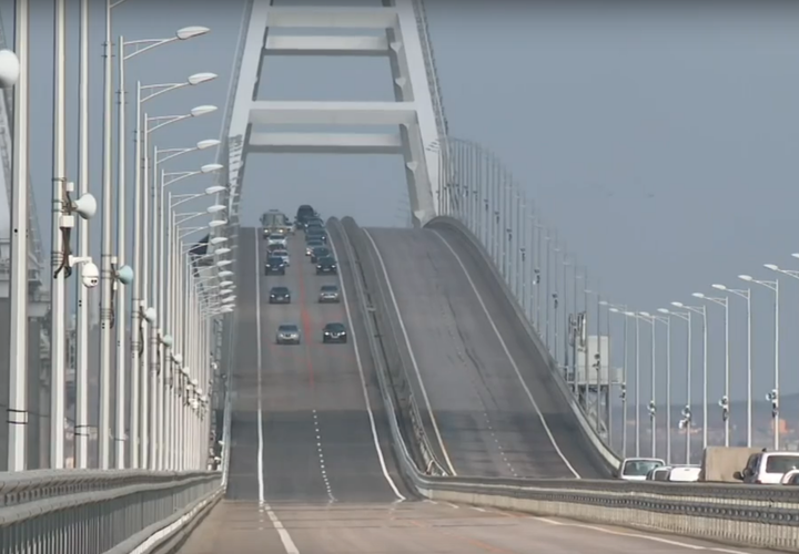 Россиян попросили не снимать видео на Крымском мосту