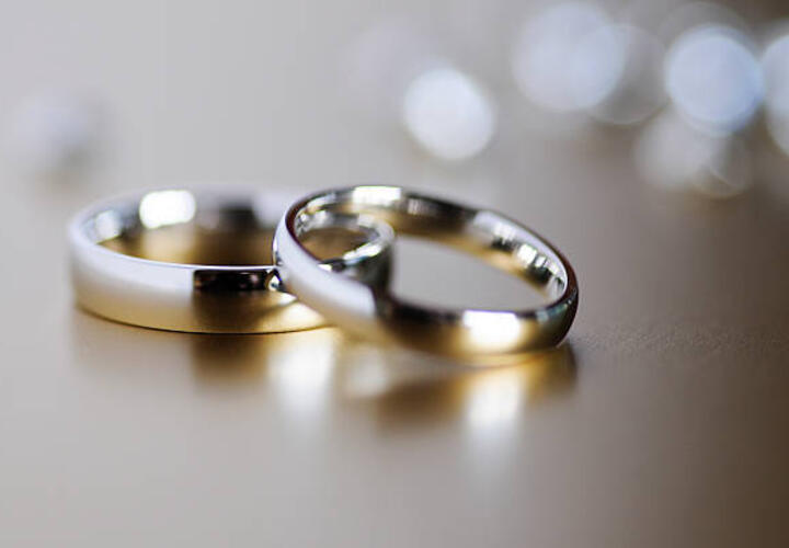 Супругам аннулируют брак, если кто-то из них сменил пол