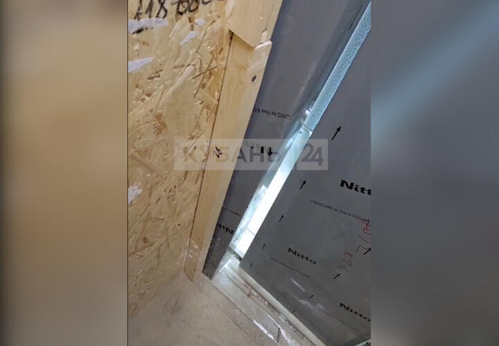 В Краснодаре сорвался лифт с беременной пассажиркой