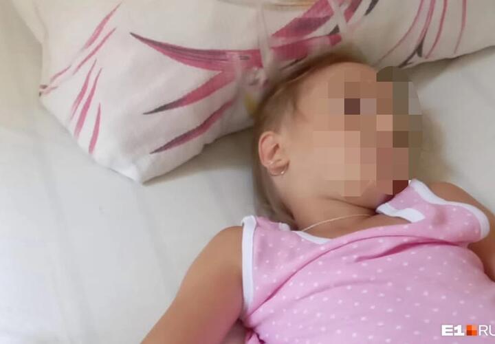 7-летнюю девочку, которая впала в кому на отдыхе в Сочи, все еще нельзя транспортировать