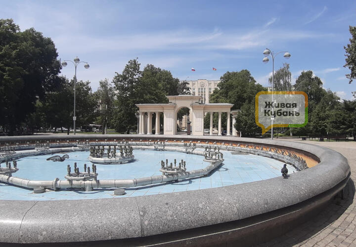 Главный пиарщик мэрии изумился, что в день ВДВ не работают фонтаны в Краснодаре
