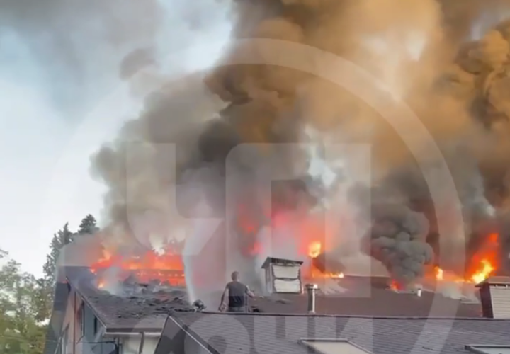 В Сочи загорелся многоквартирный дом на Новороссийском шоссе