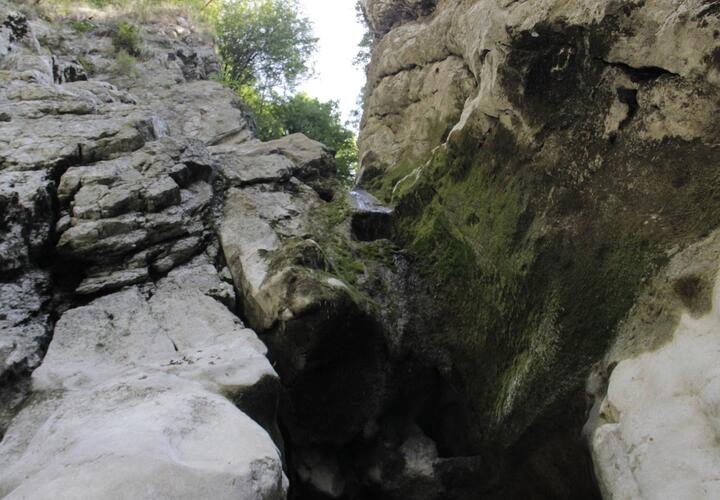 В Сочи из-за аномальной жары полностью пересохли Агурские водопады