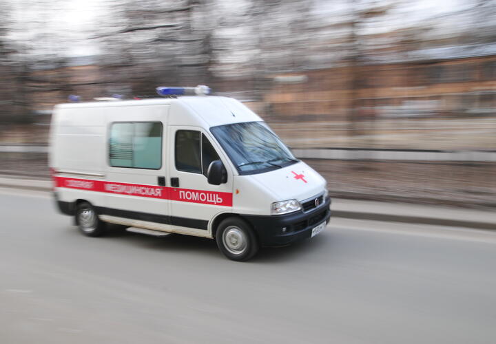 На Кубани 13-летний школьник выпал из окна третьего этажа школы