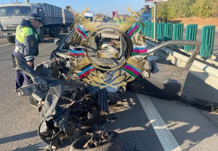 На Кубани «Приора» влетела в дорожное ограждение, водитель погиб