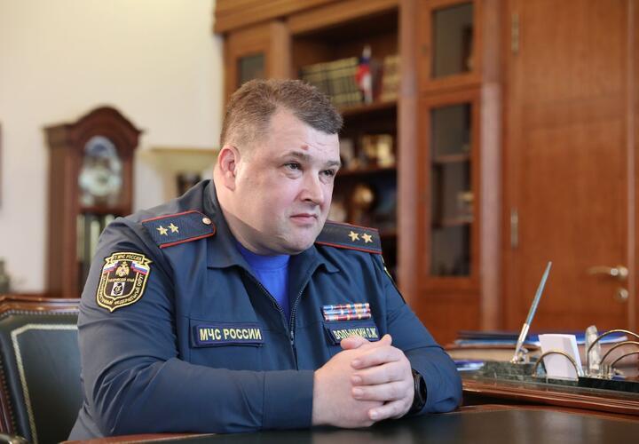 Появились кадры доставки главы МЧС Кубани Олега Волынкина в суд
