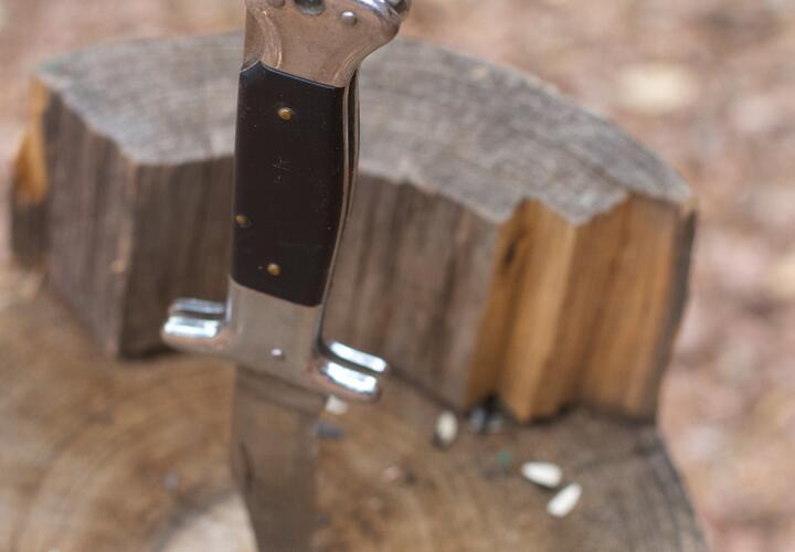 Разбойник с ножом в Армавире напал на сотрудников АЗС