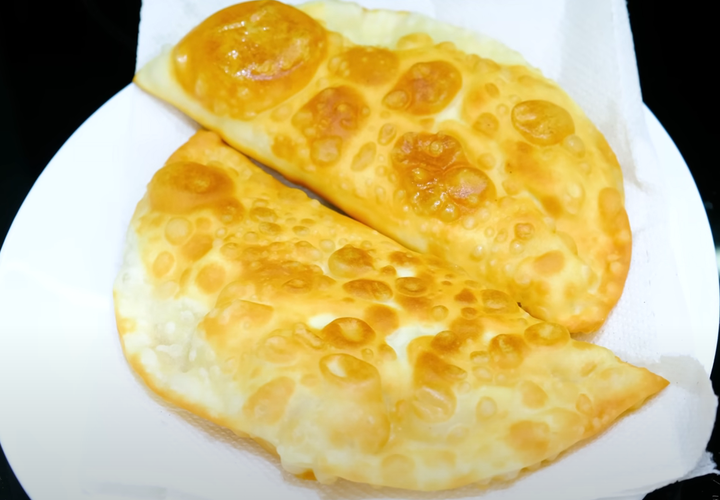Специалист рассказал, чем полезны чебуреки